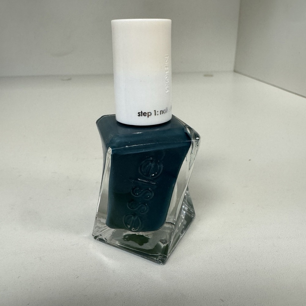 essie gel couture nail polish (blues) off duty style 0.46 oz new without box